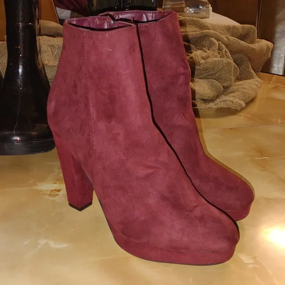 Women's maroon boots - Picture 1 of 3